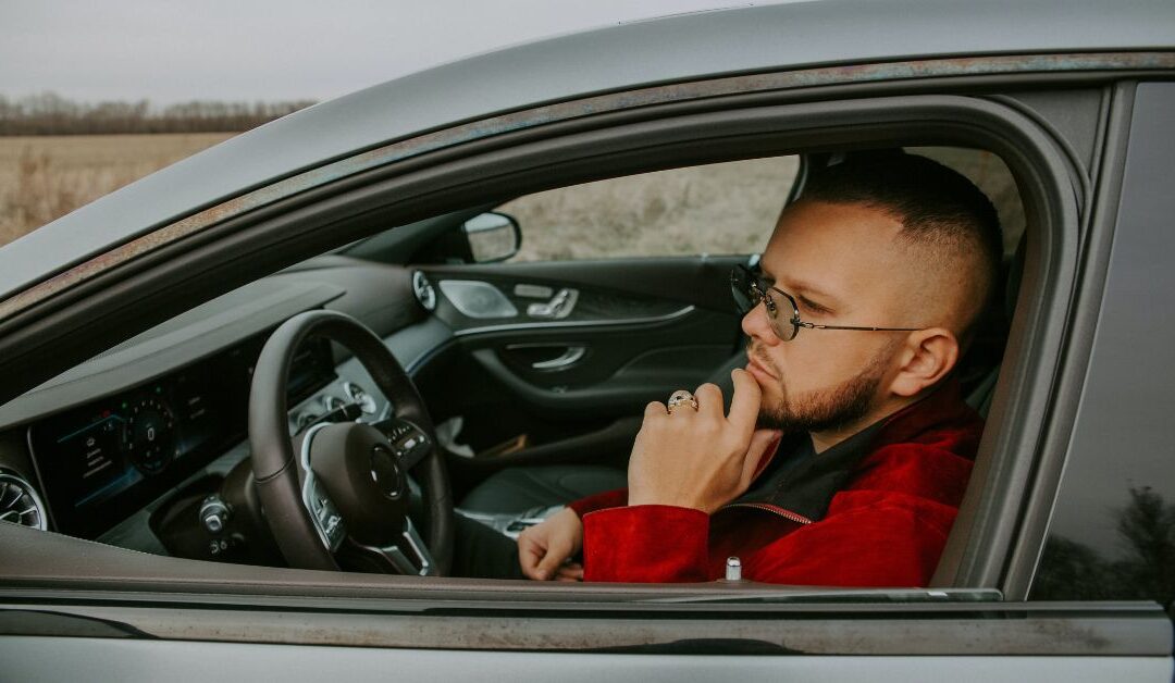 How to Choose the Right Eyewear for Safe Driving