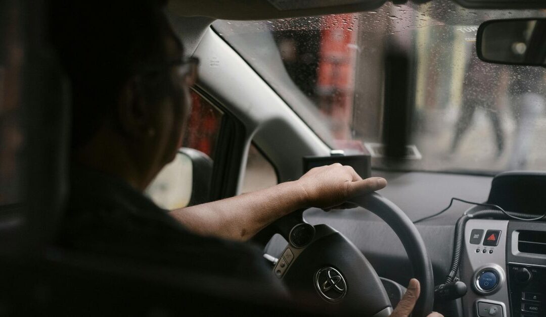 7 Tips for Driving Safely and Protecting Your Eyes